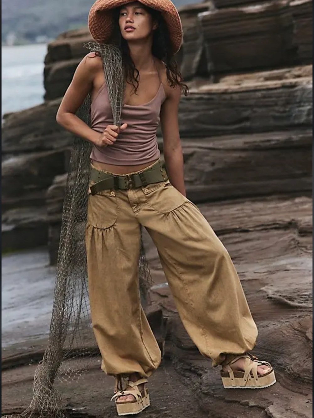 Lotus Balloon Jeans
NWT
We The Free
COLOR- Mustard